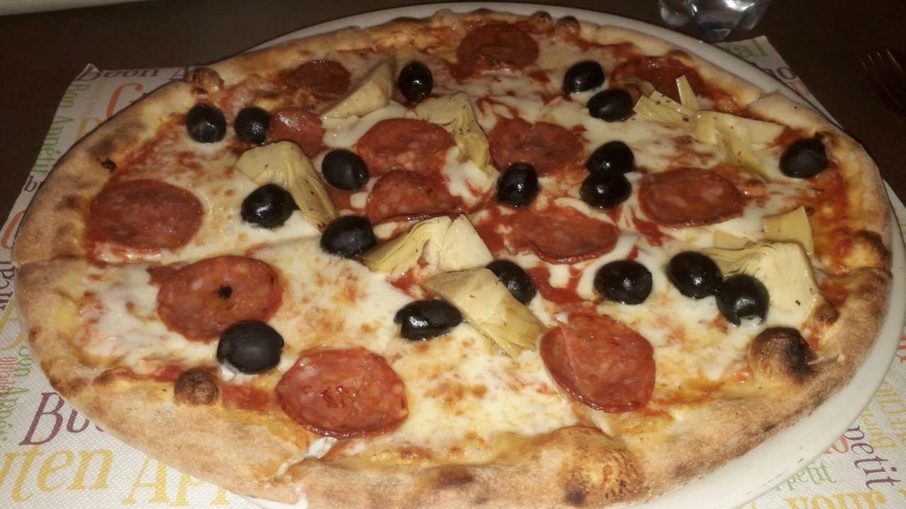 Locanda Della Luna Rossa Calosso 外观 照片
